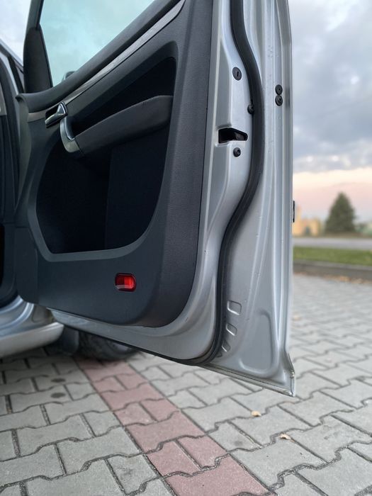 Volkswagen Touran 2007 VIN WVGZZZ1TZ8W010098 фото оголошення 12 з 24