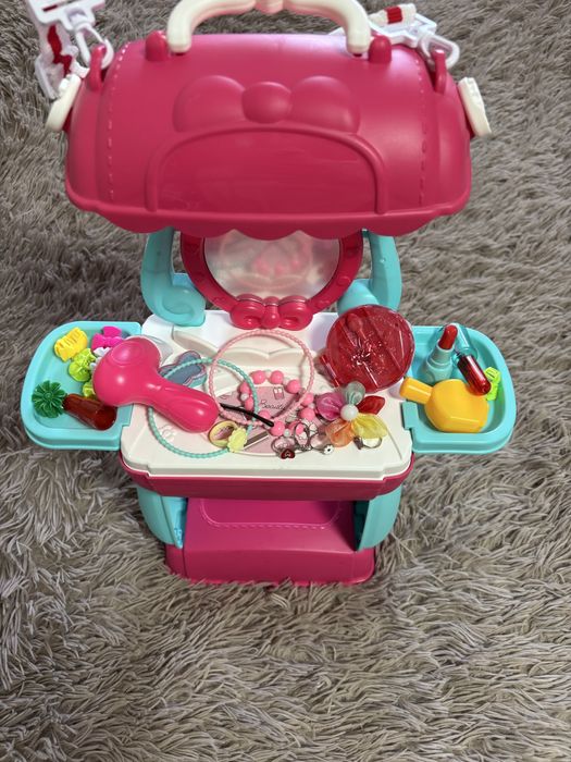 Дитячі іграшки в чудовому стані