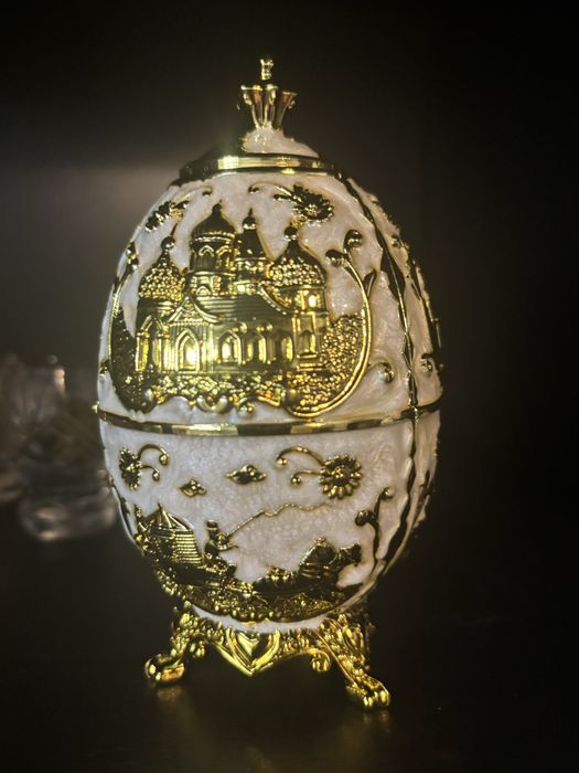 Jajo na wykałaczki .