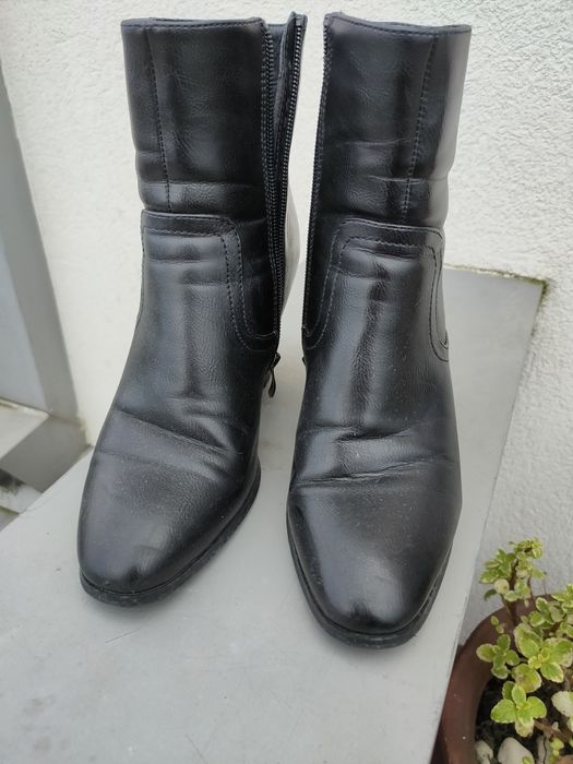Botas em pele preto 38