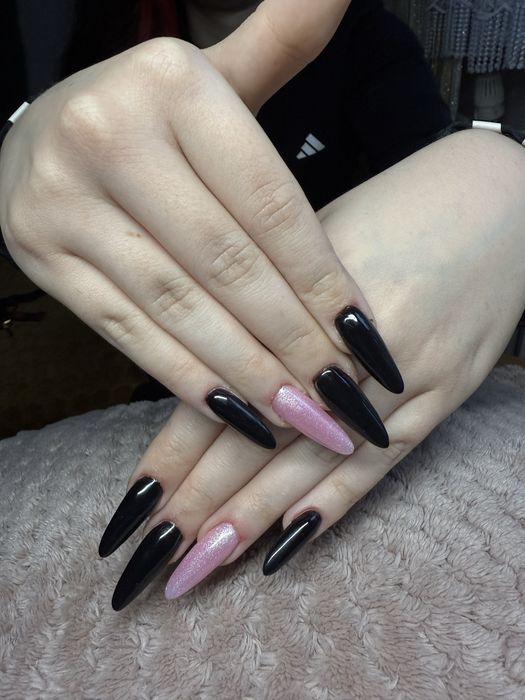 Paznokcie przedlużane/żelowe/hybrydowe