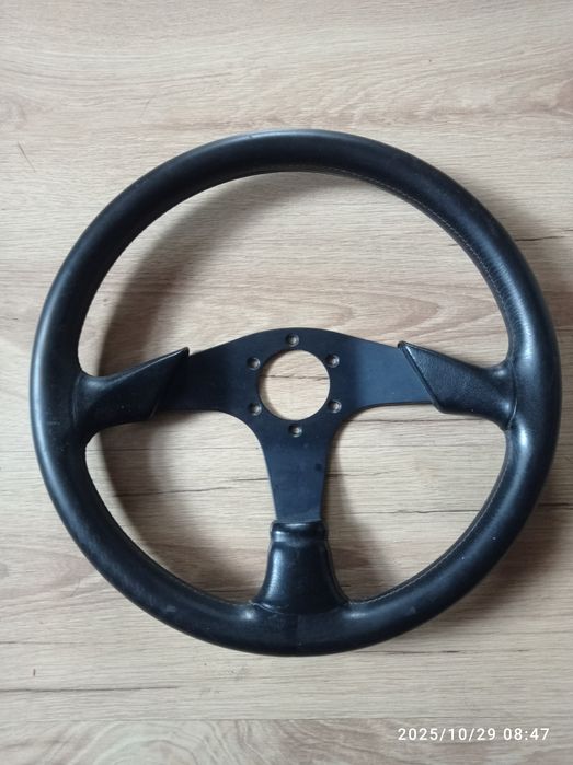 Kierownica Momo Subaru Impreza GC Legacy BC