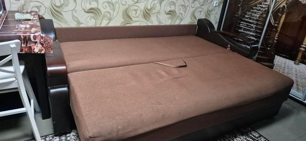 Продам диван р-н кристалл
