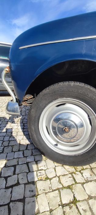 Renault 4L GTL (r1123 - fábrica da Guarda)