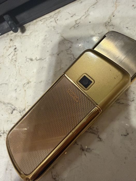Nikia 8800 gold…