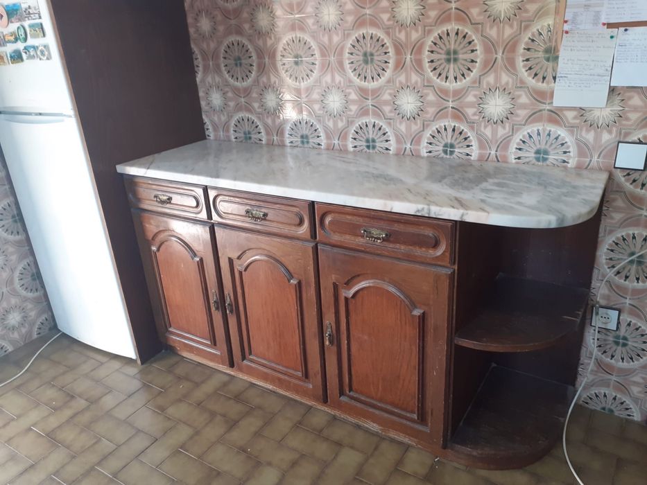 Vende-se cozinha em madeira com pedra