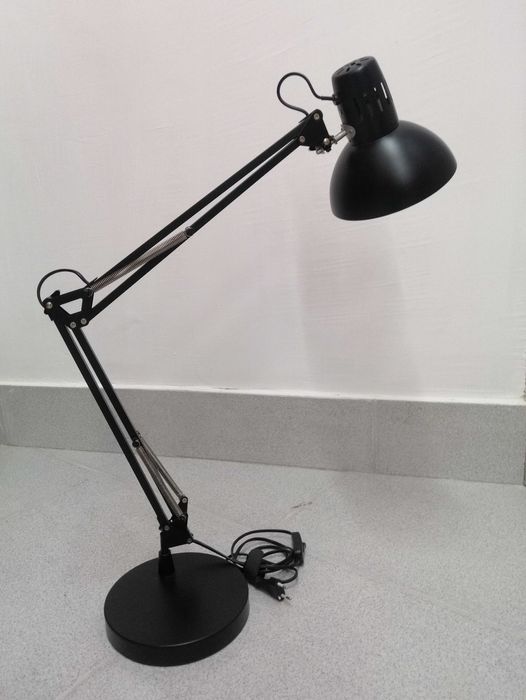 Candeeiro articulável de secretária