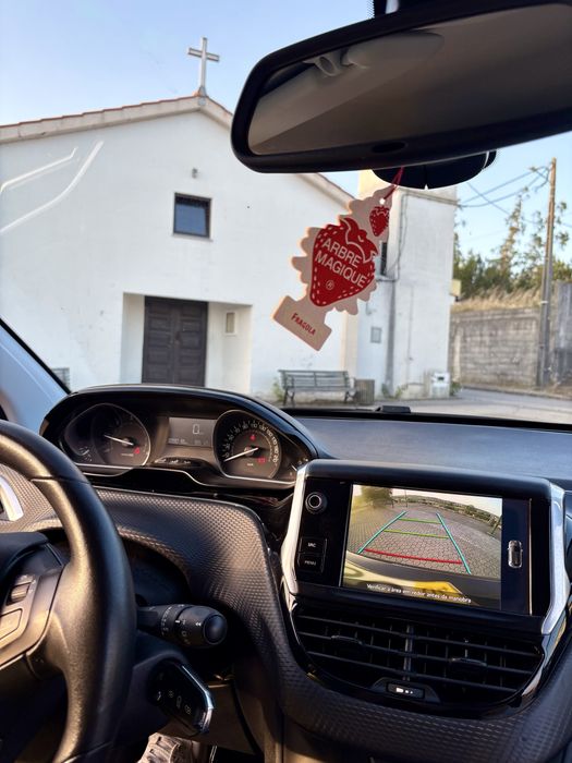 Peugeot 208 — fotografia 9
