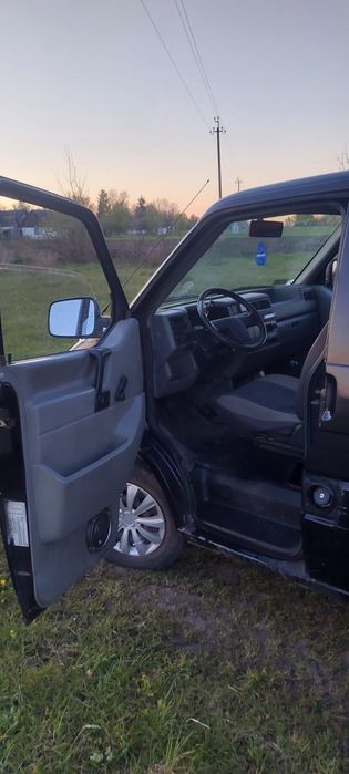 Продам VOLKSWAGEN  T4 1.9