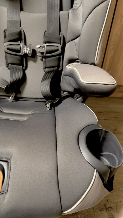 Автокрісло Chicco MyFit від 3 до 12 років