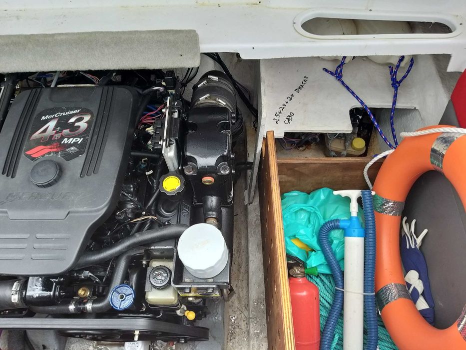 Vendo Maxum 200SC ano 2000 motor mercruiser 4.3 mpi com atrelado