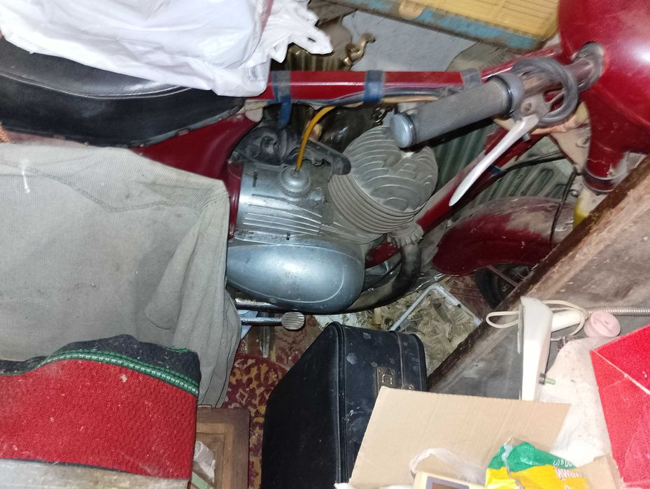 Мотоцикл Ява 175 на ходу с документами