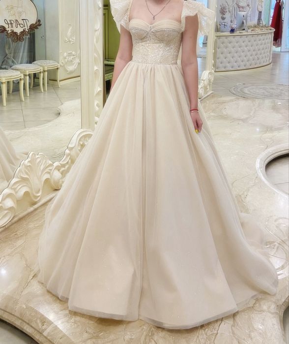 Продам випускну сукню