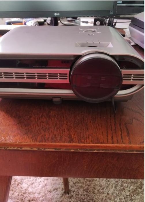 Продам проектор lg rd-jt50