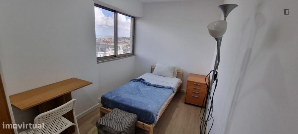 Quarto - localizado em Picoas Lisbon