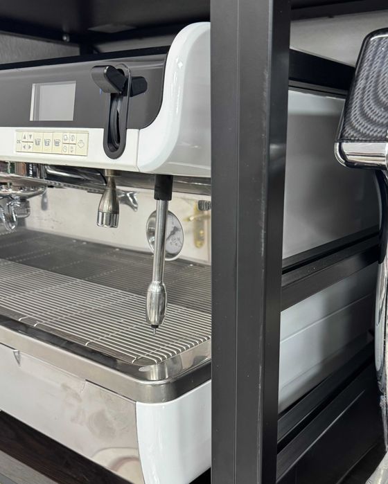 Профессиональная кофемашина Faema Teorema 1500 евро