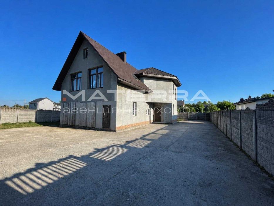Продаж капітального будинку 350 м² 14 соток у гарній локації!