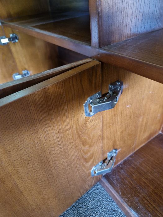 Estante / Livreiro em Madeira com Portas – Ótimo Estado