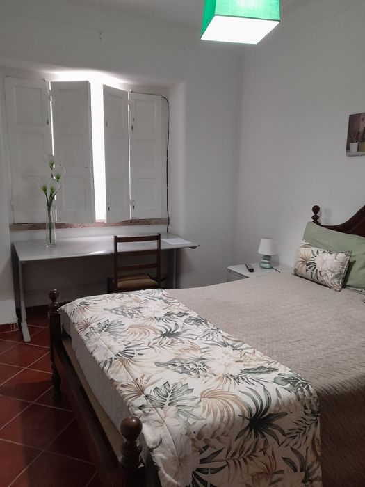 Alugo quarto na Portela de Sintra