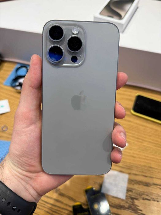 Б/У iPhone 15 Pro 256GB Natural Titanium - Оплата частинами