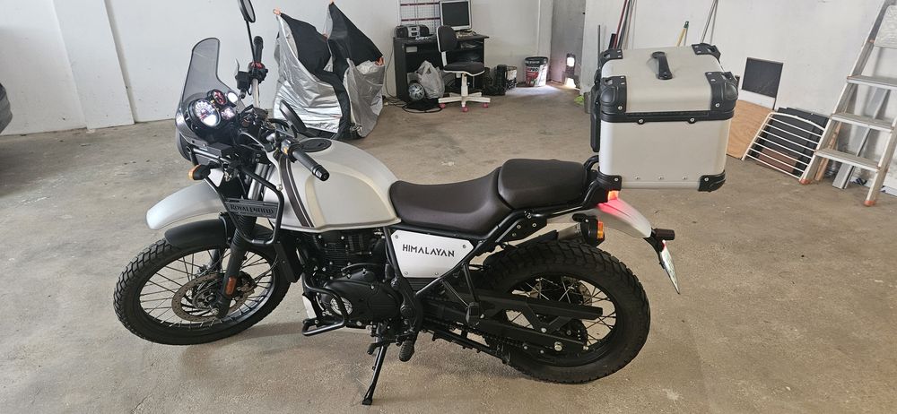 Royal Enfield himalayan 2024