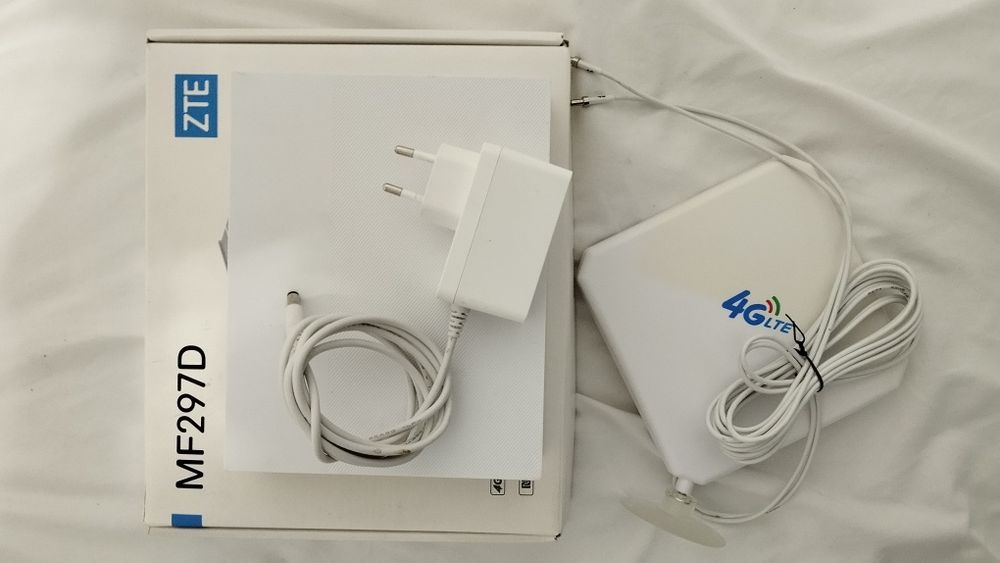 Router MF297D, na kartę SIM, 4G LTE, cat. 12 z dodatkową anteną.