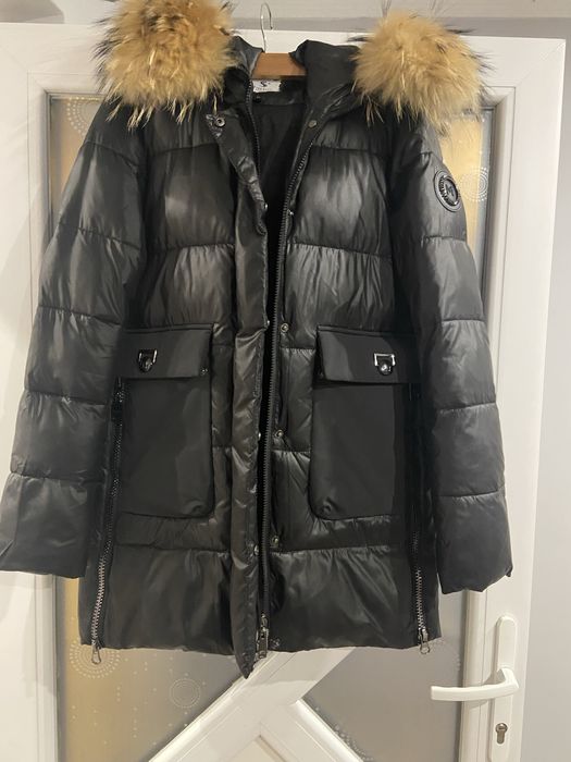 Продам зимову курточку з натуральним хутром