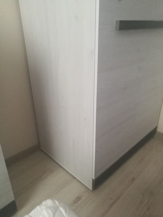 Szafa masywna prawie nowa