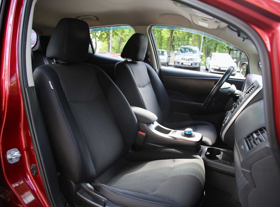 Продам Nissan Leaf