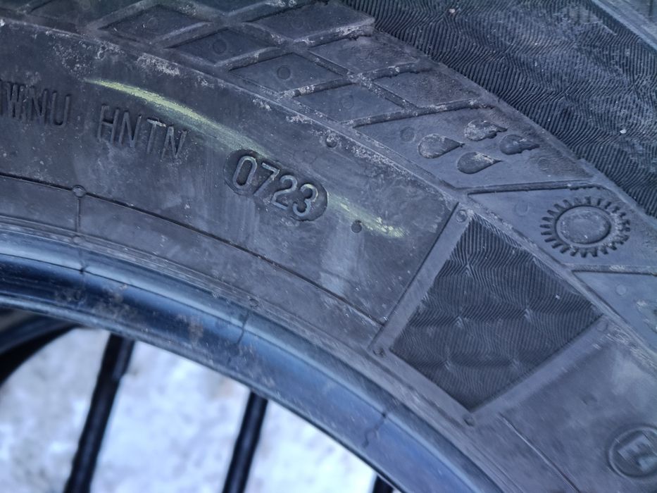 225.75.16c Continental vanco contact 4 season dostępne 2 sztuki