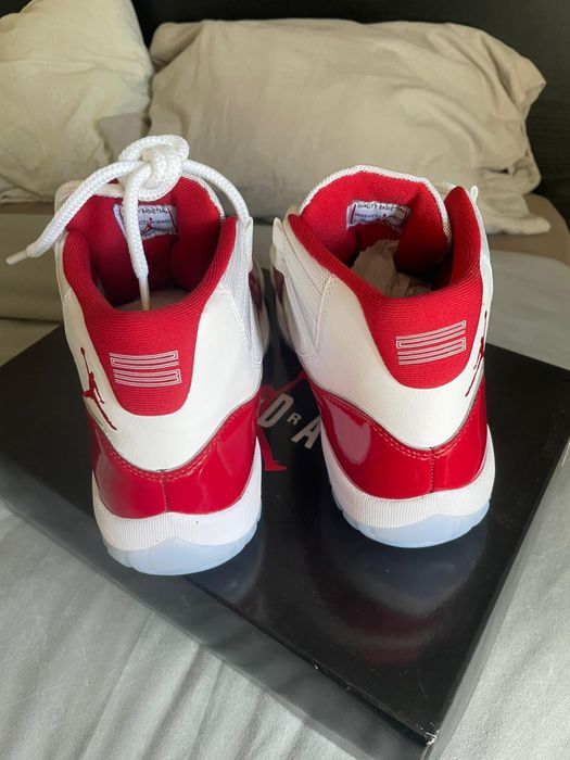 Jordan 11 cherry 2022