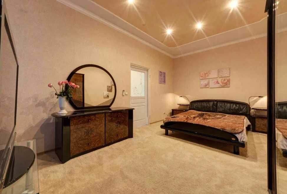 Подобово, погодинно квартира метро Славутич, 10 хвилин