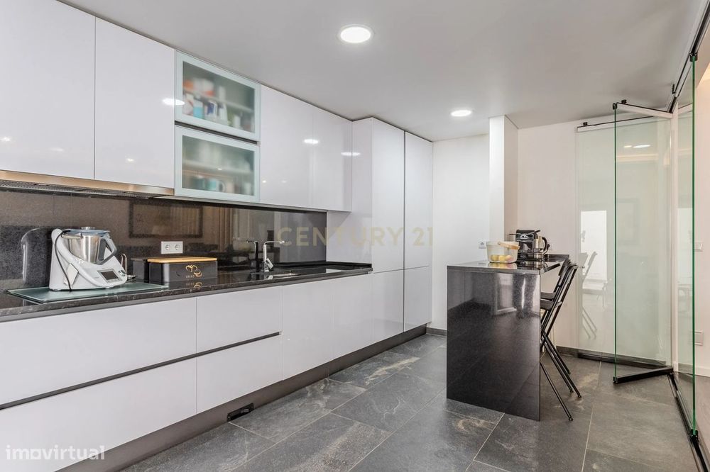 T4 Duplex de 2020 | Terraço Privativo | 2 Estacionamentos | Ramada