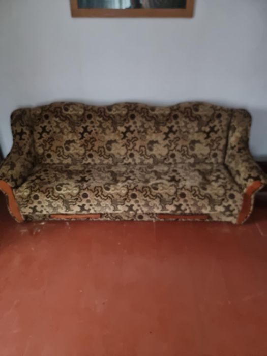Розкладний диван і два розкладні крісла