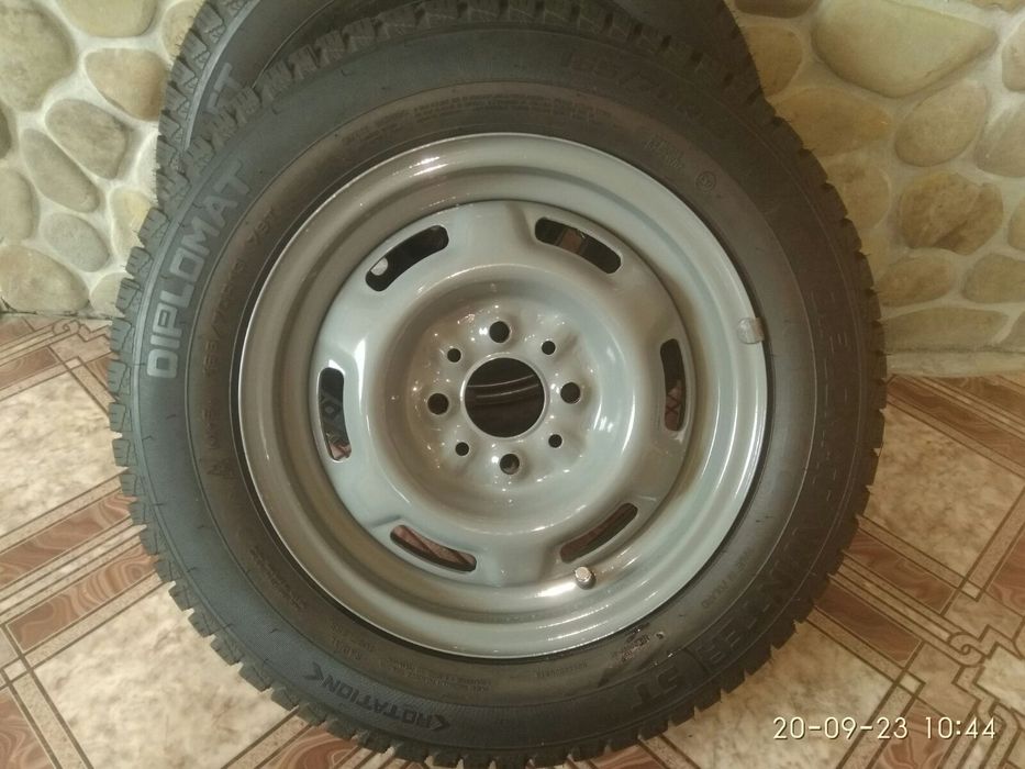 Зимові шини Diplomat Winter ST 165/70 R13 79T  на дисках.