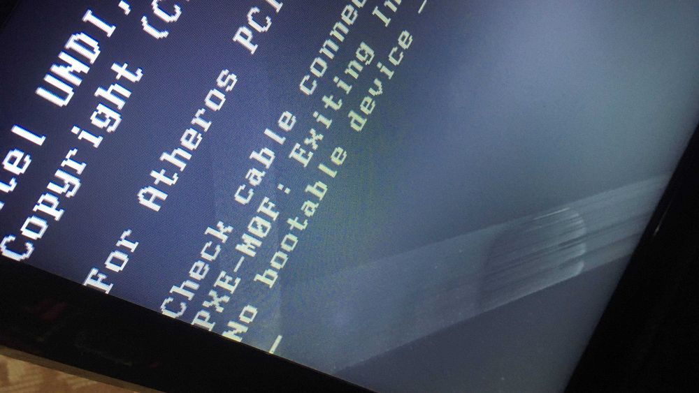 Toshiba Satellite L650-11F (PSKIJE) para venda componentes.