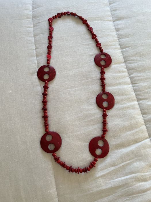 Fio comprido bordeaux