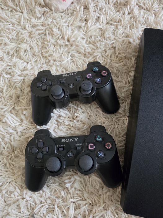 Продам ігрову  приставку Sony Playstation 3