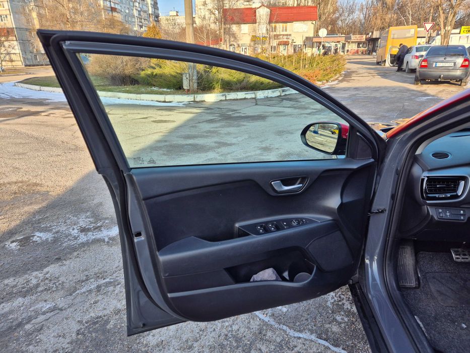 Продам Kia Stonic 2020г, отл сост