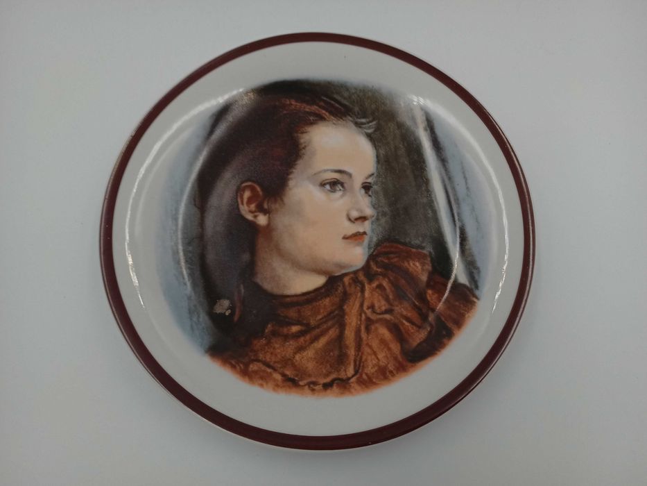 Talerz patera WAWEL Dziewczynka w Czerwonej Sukience