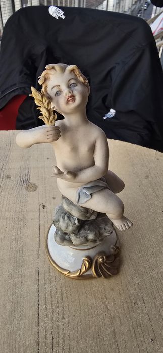 Старинная коллекционная фарфоровая статуэтка Capodimonte Каподимонте