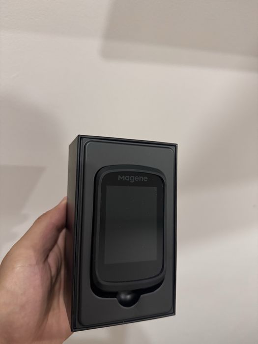 Magene C606 Pro (modelo com ecrã tátil transfletivo de 2,8 polegadas e navegação offline).