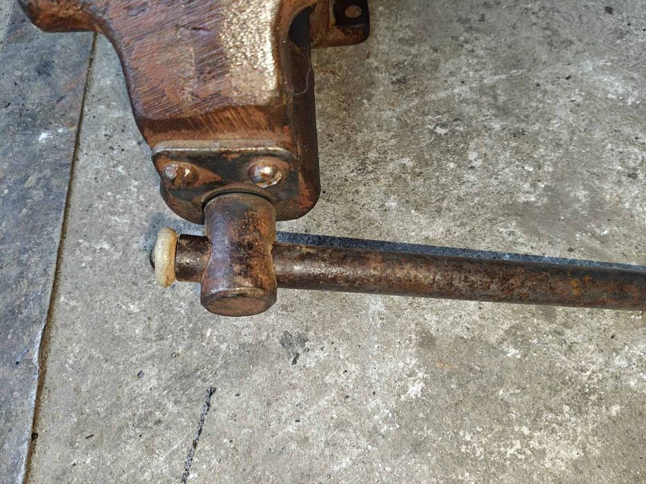 Тиски слесарные 100мм