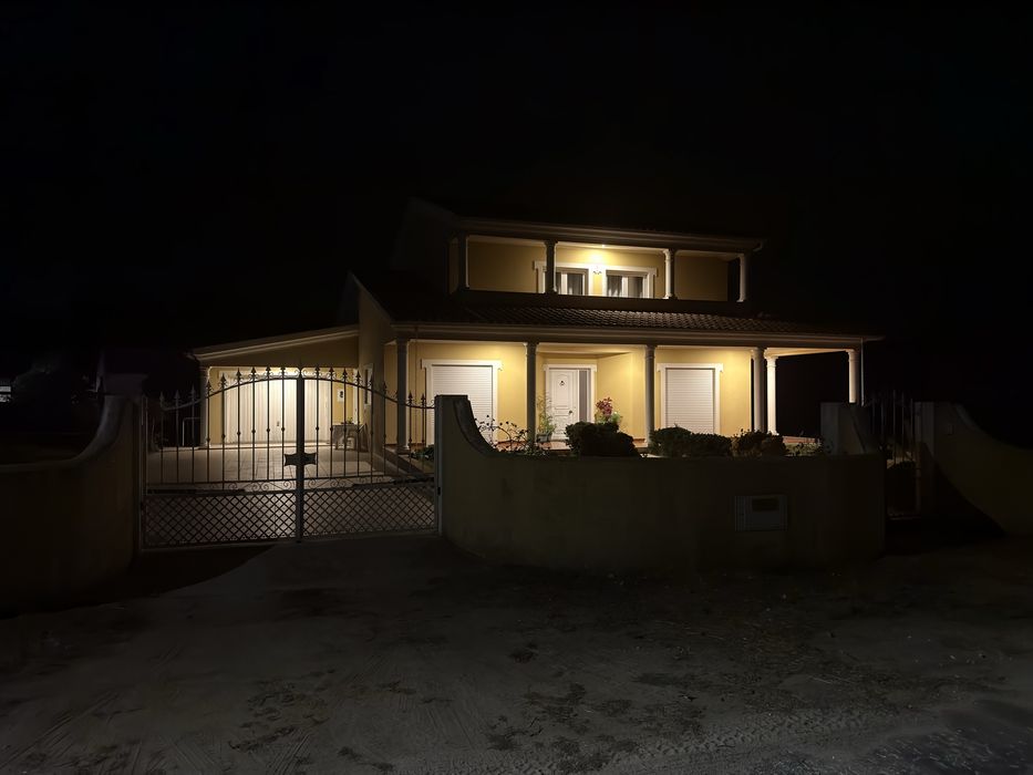 Moradia T4 Isolada com 2.235 m² de Terreno em Mira