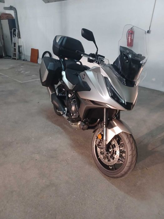 Moto Honda NT 1100 de Março 2025