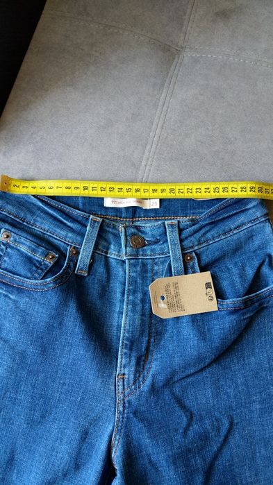Jeansy Levi's 25x30 nowe