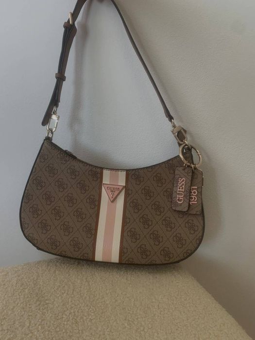 Linda Mala de Ombro Guss
Bege Marrom