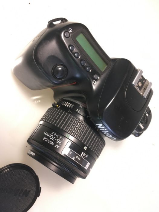 Nikon F50 + Nikkor 35–70mm Lens, f/3.364409200826755121