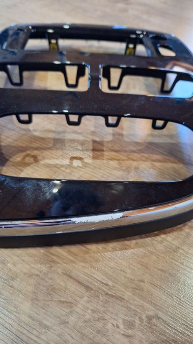 Oryginalna ramka obudowa radia MediaNav Clio 4