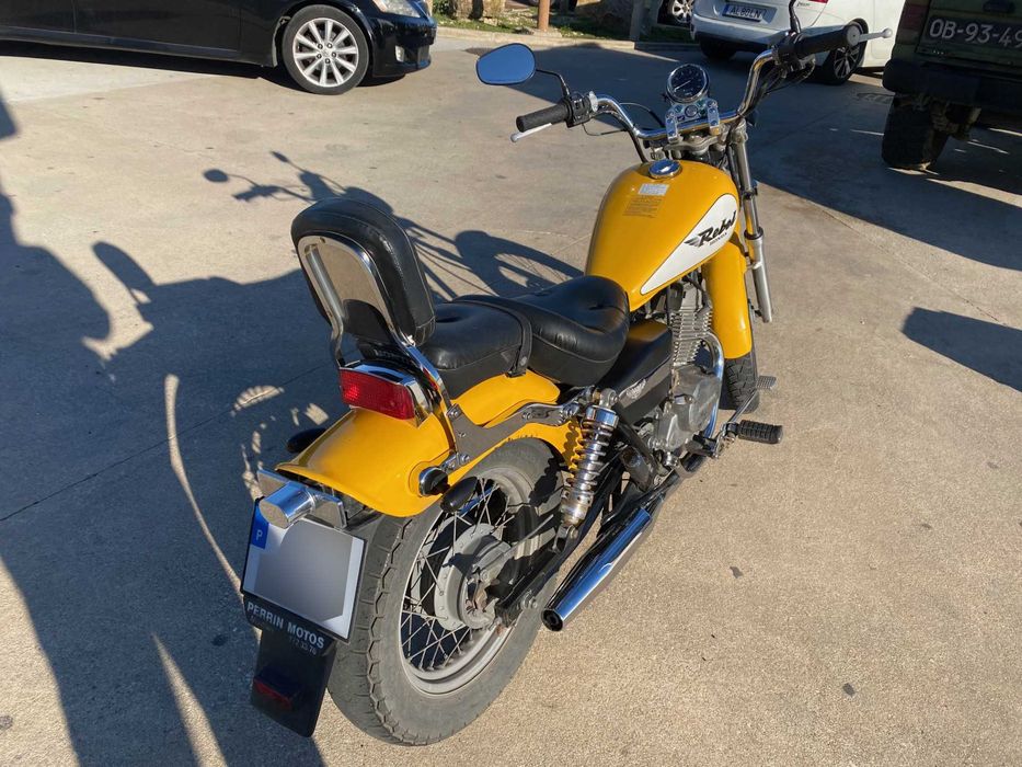 Honda CA125 Rebel